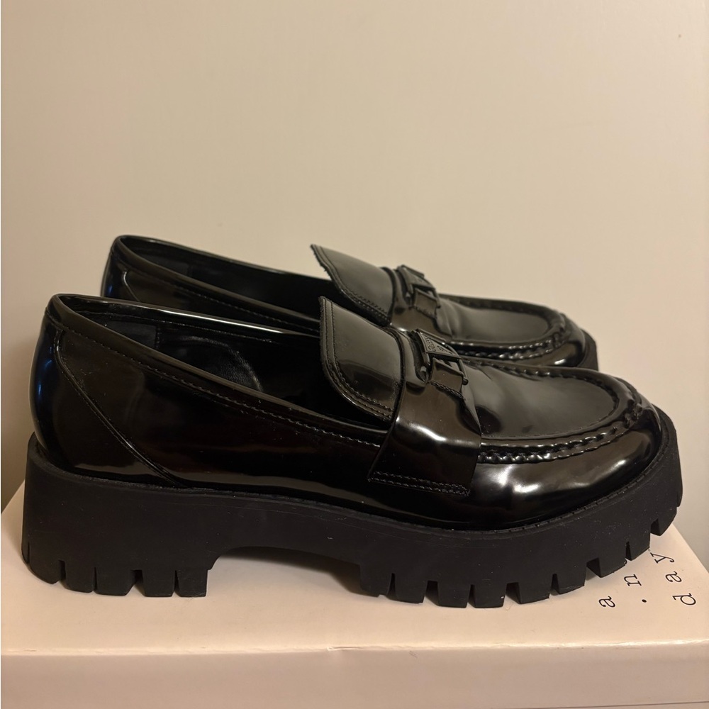 Guess Loafers 👞